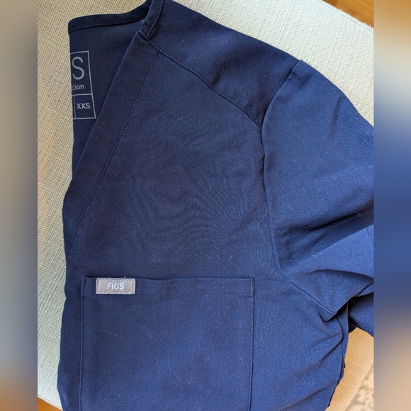 FIGS | Catarina One-Pkt Top + Livingston Scrub Pant | XXS, Navy Blue - Picture 5 of 6